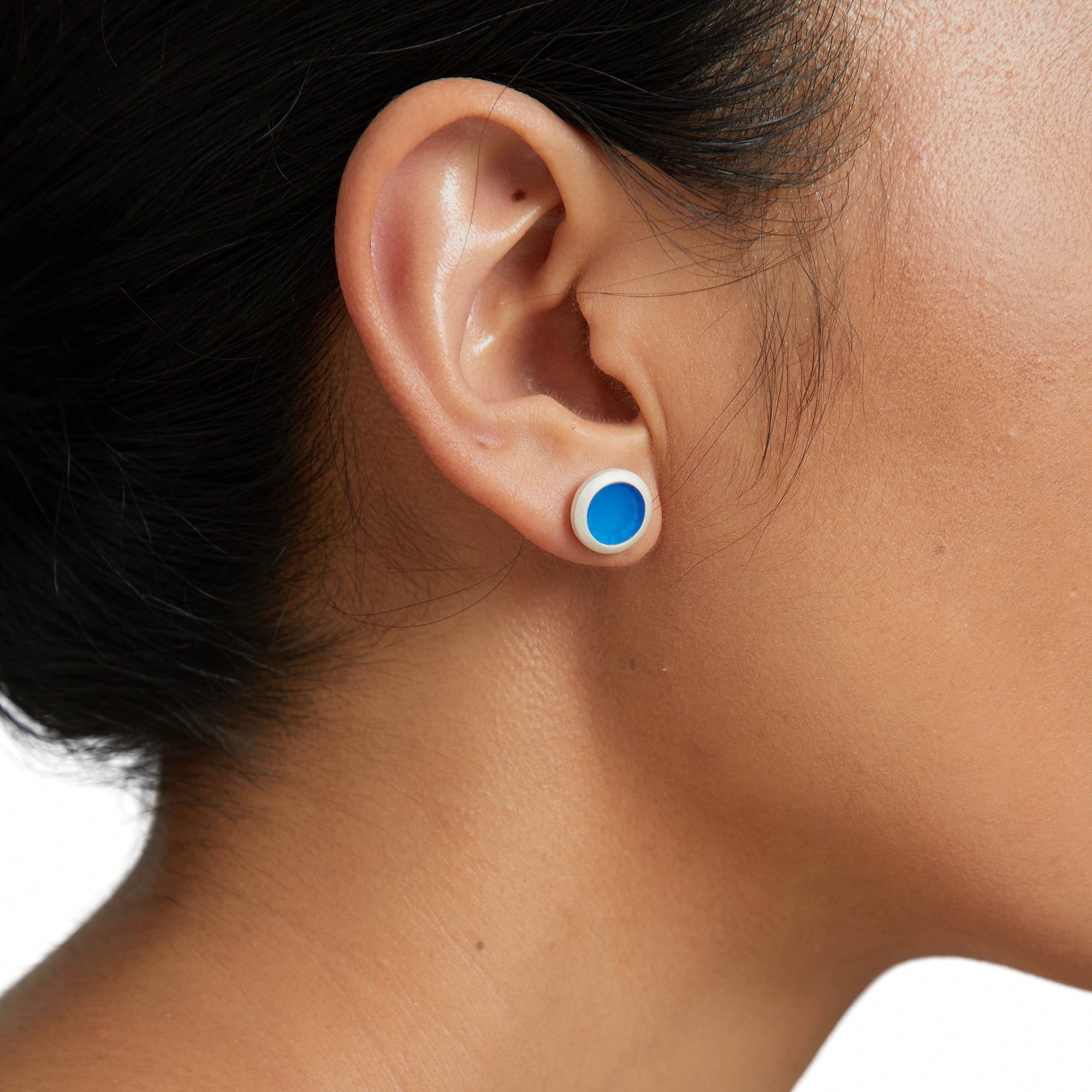 Handmade Textured Matte Disc Stud Earrings – 925 Sterling Silver Minimalist Style | Blue/Red Agate Circular Niche Jewelry