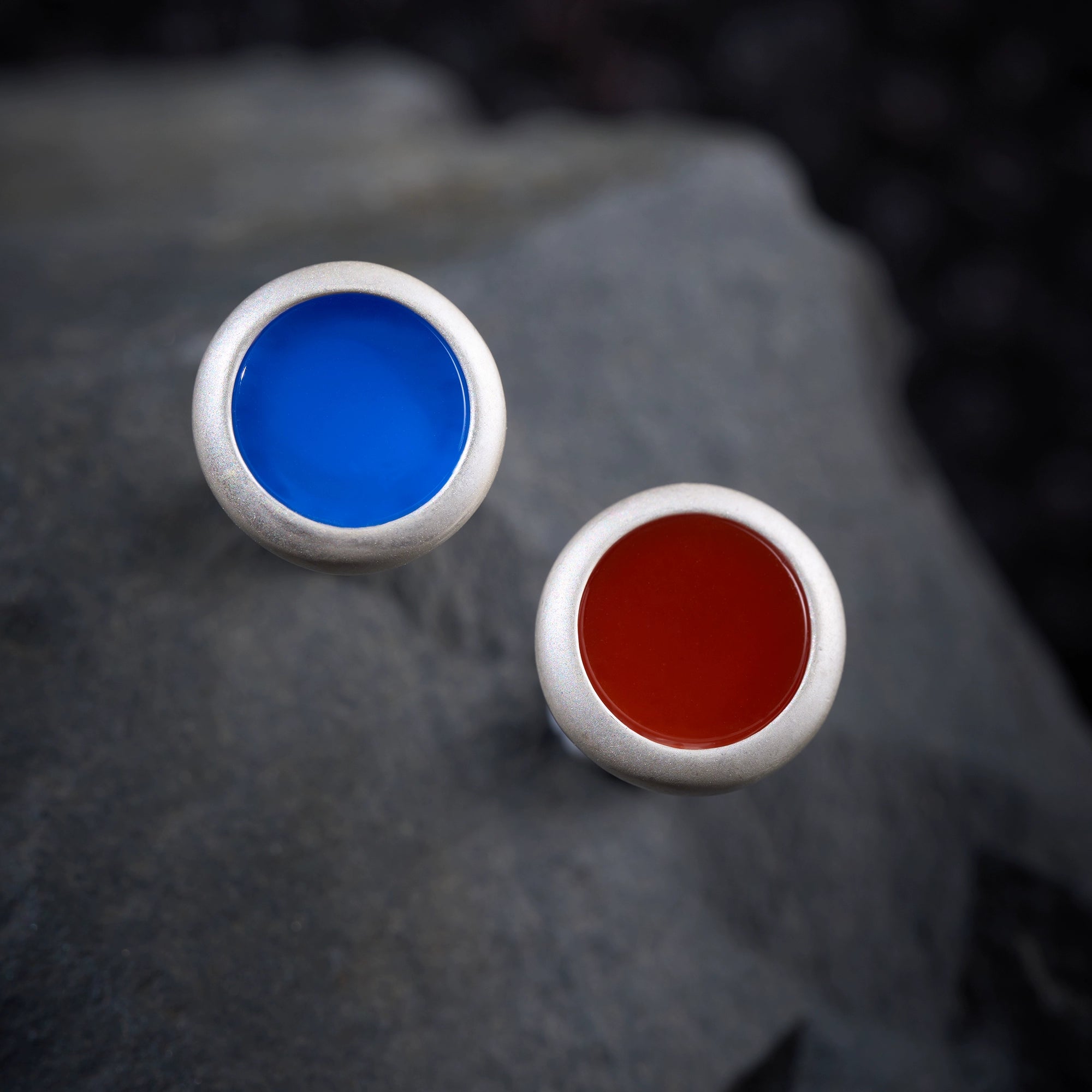 Handmade Textured Matte Disc Stud Earrings – 925 Sterling Silver Minimalist Style | Blue/Red Agate Circular Niche Jewelry
